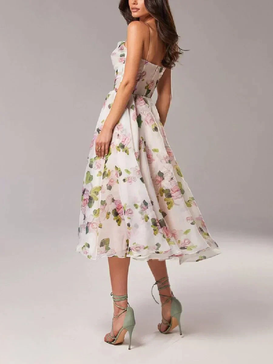 Stridex™ | Luxuriöses schulterfreies Kleid