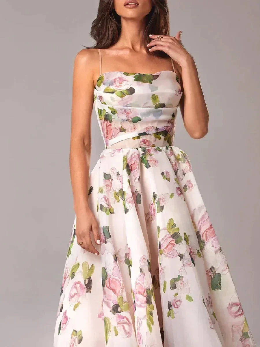 Stridex™ | Luxuriöses schulterfreies Kleid